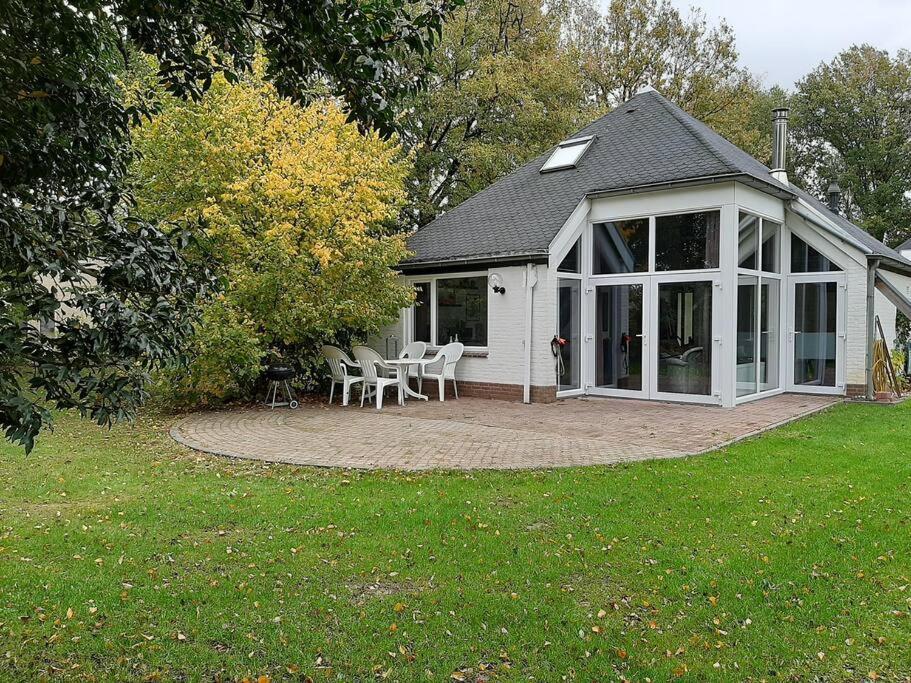 Vrijstaande Recreatievilla Met Ruime Omheinde Tuin Posterholt Экстерьер фото